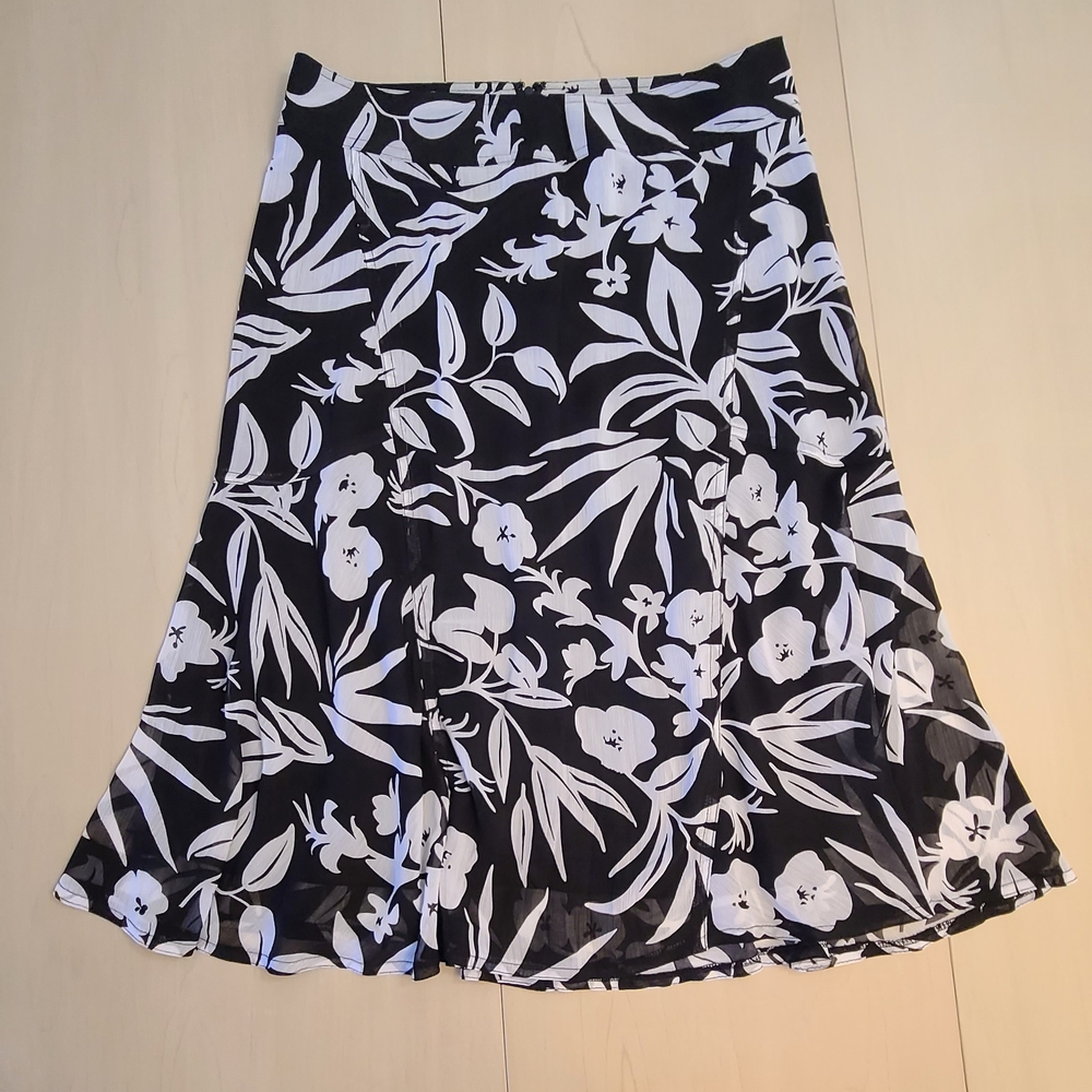 Reitmans Black and White Floral A-Line Skirt